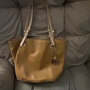 Camel-colored Michael Kors shoulder bag/tote
